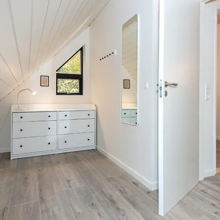 6 Person In Hovborg-by Traum * Hovborg